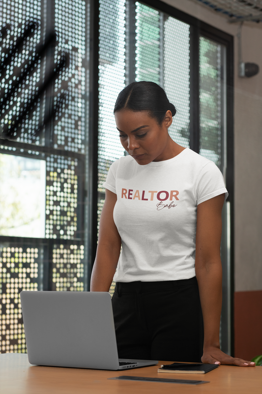 Realtor Babe Boyfriend Tee